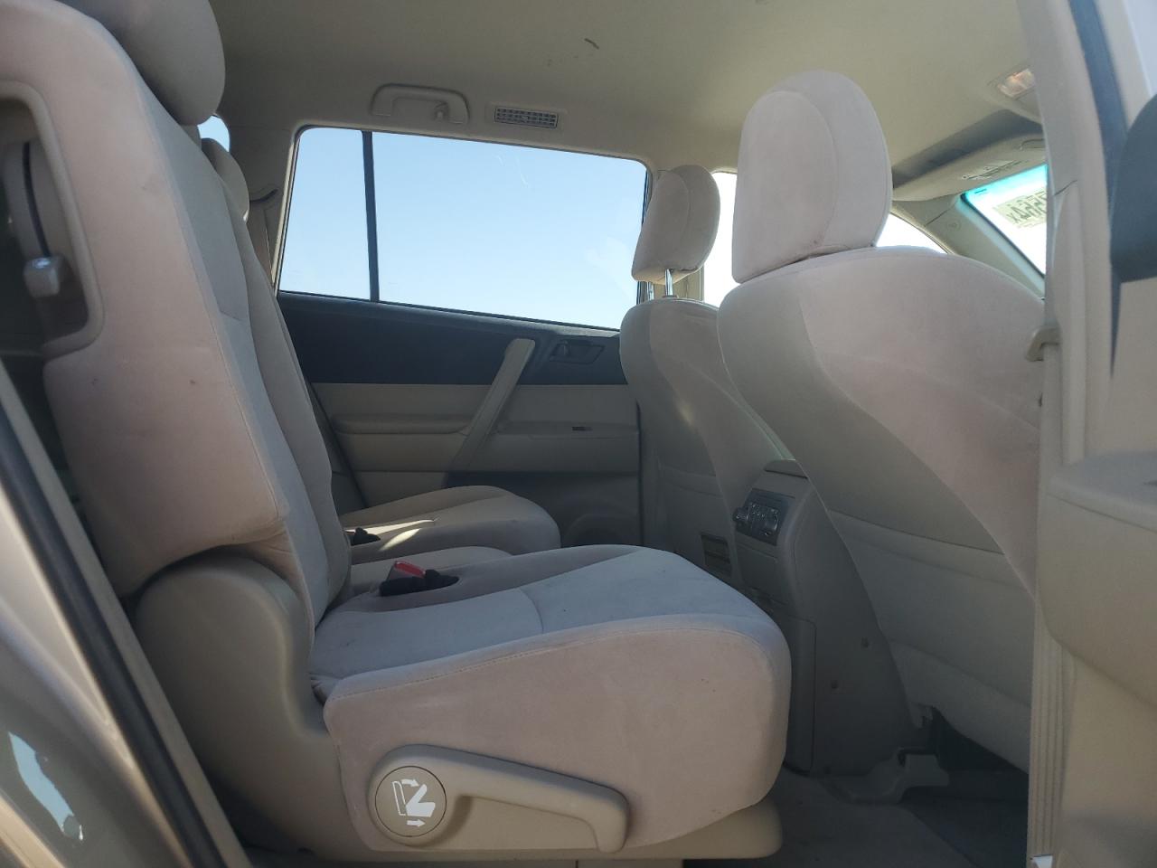 JTEZA3EH2A2009160 2010 Toyota Highlander