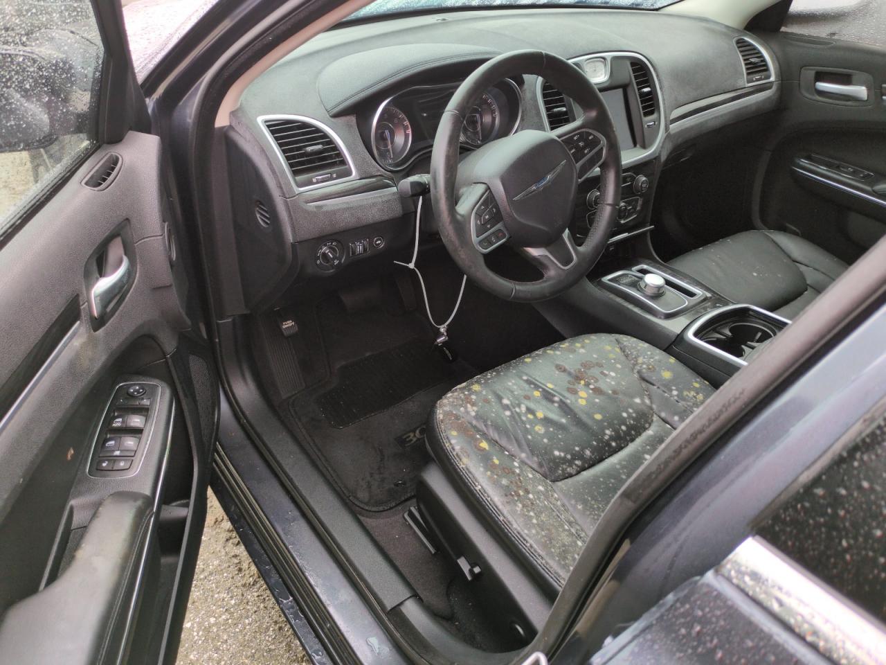 2017 Chrysler 300 - Image 8