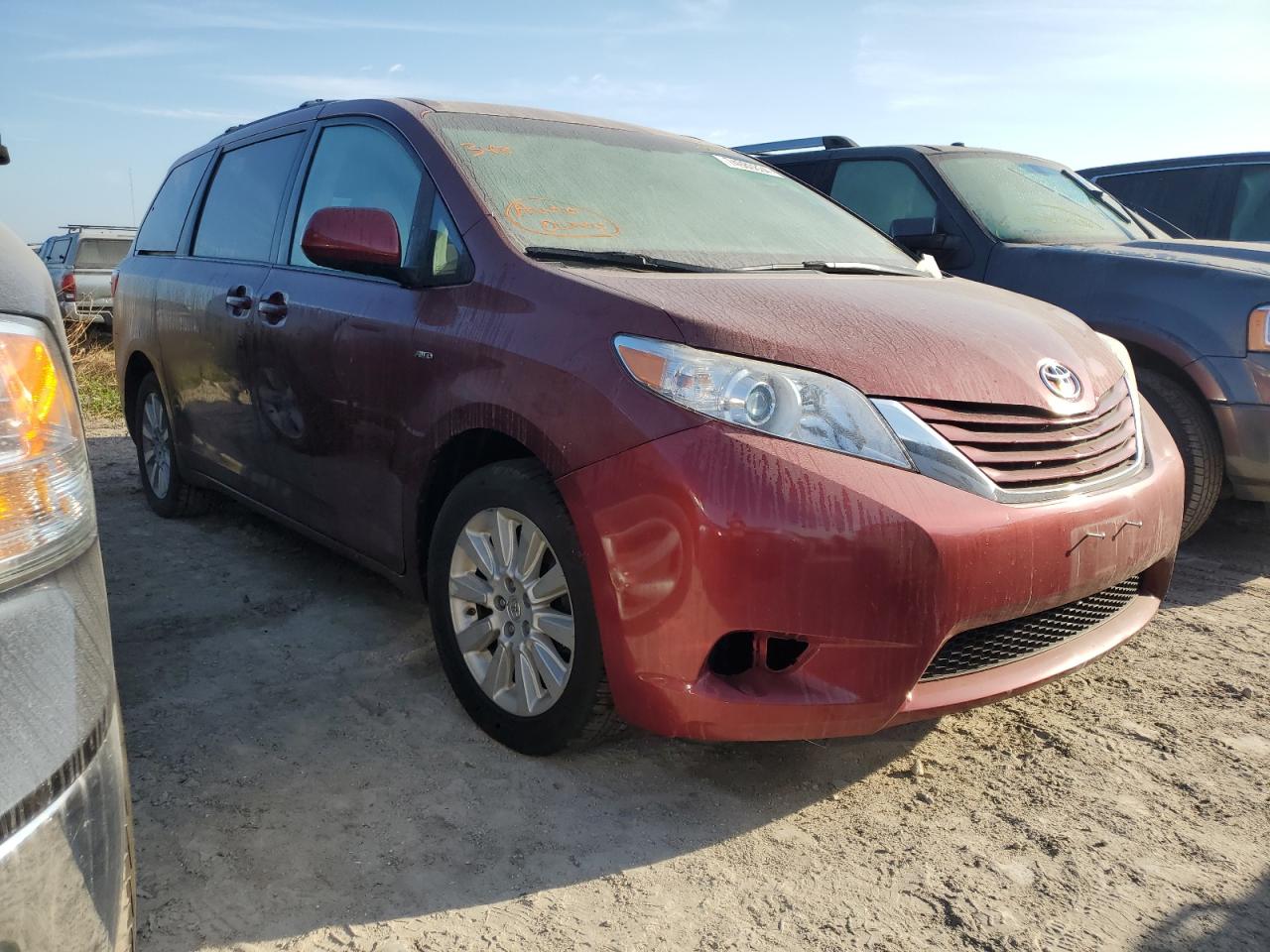 2016 Toyota Sienna - Image 4