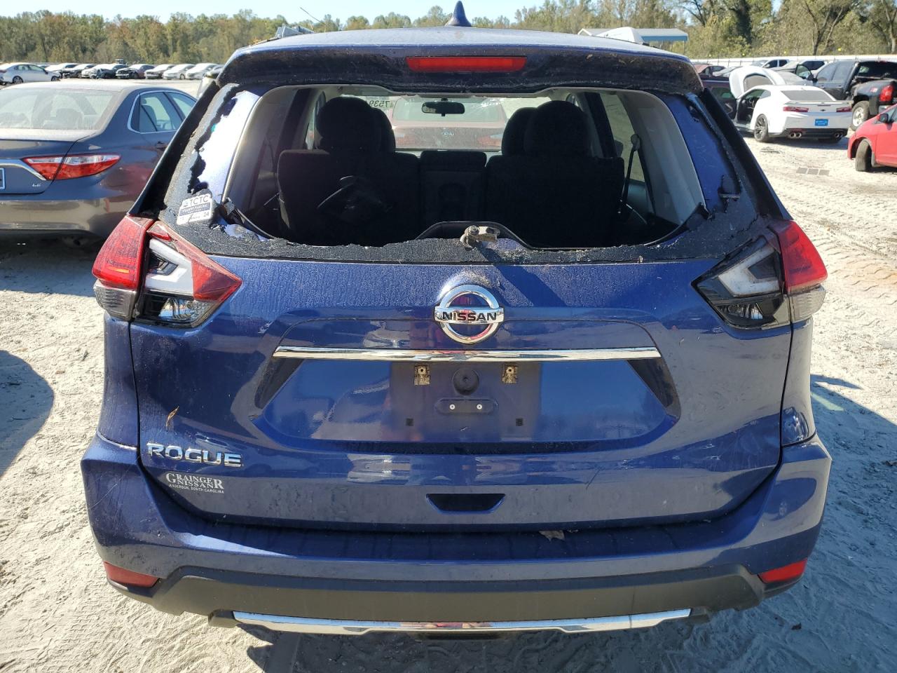 2017 Nissan Rogue - Image 6