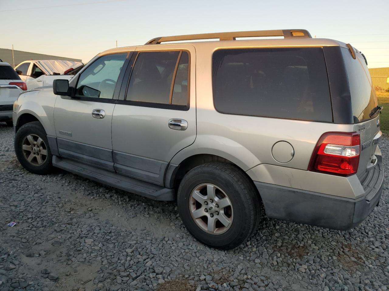 2007 Ford Expedition - Image 2