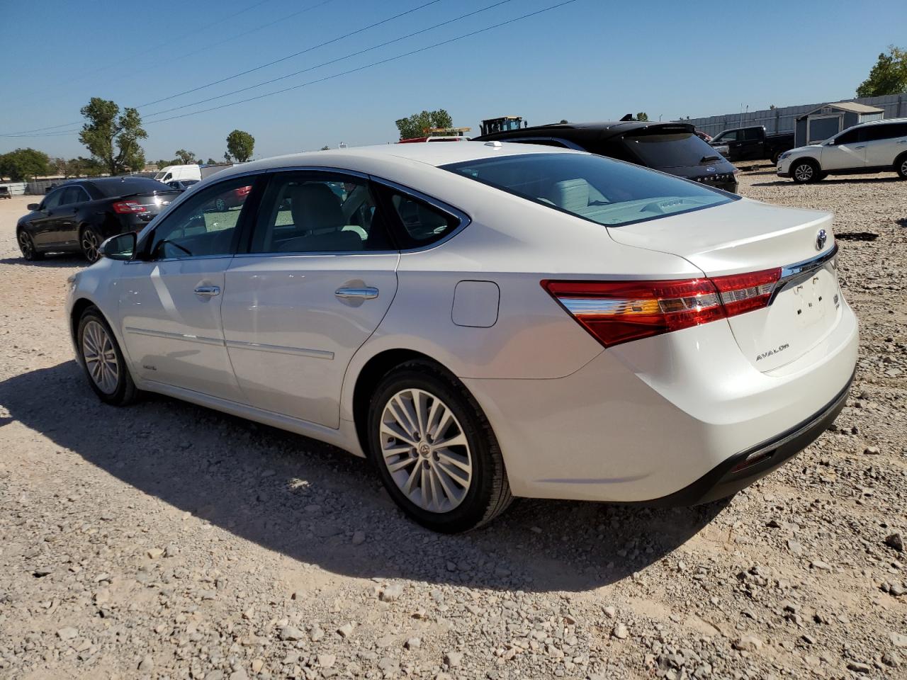 2014 Toyota Avalon - Image 2