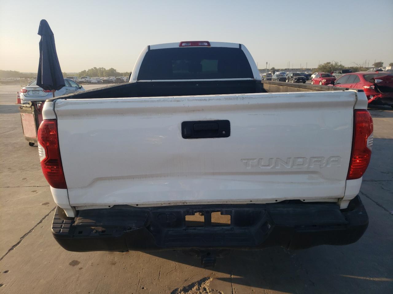 5TFTY5F14JX009991 2018 Toyota Tundra Double Cab Sr