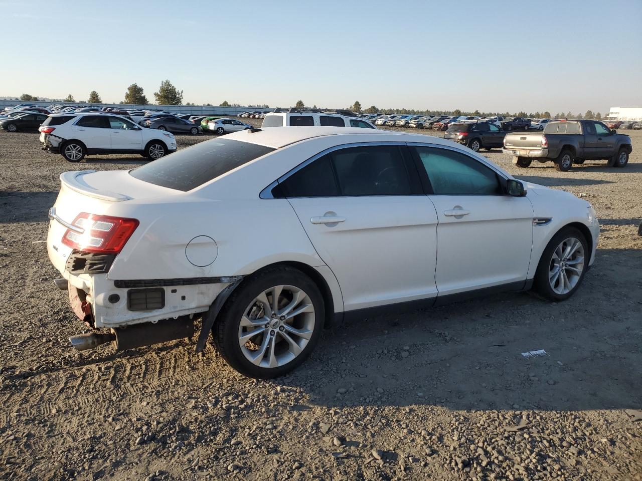 2013 Ford Taurus - Image 3