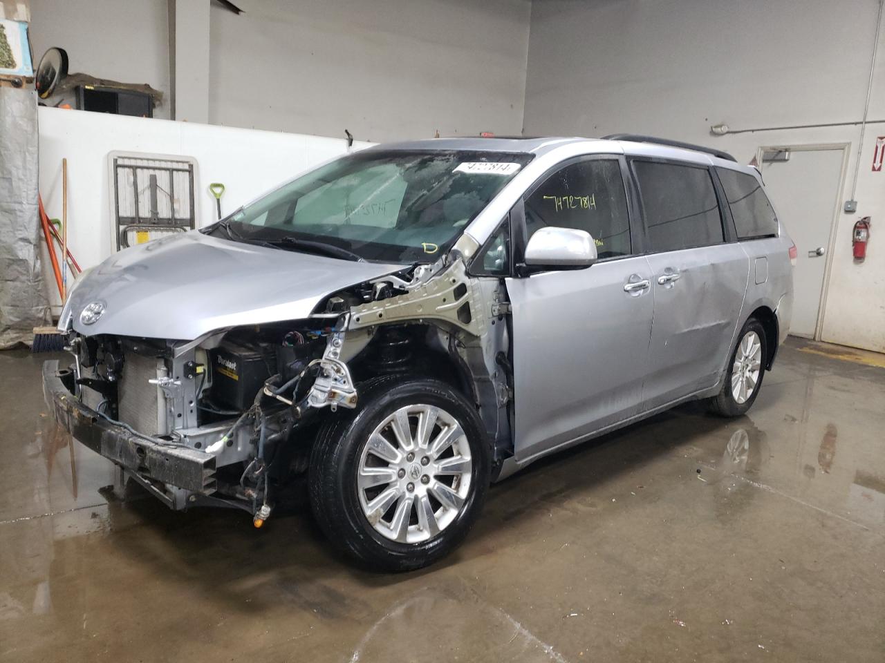 Elgin, IL에서 판매 중인 2012 Toyota Sienna Xle - Front End