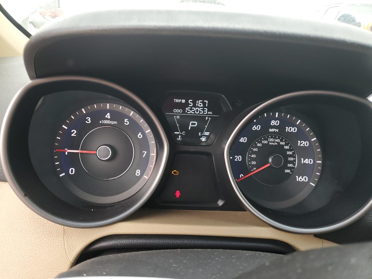 2013 Hyundai Elantra - Image 9