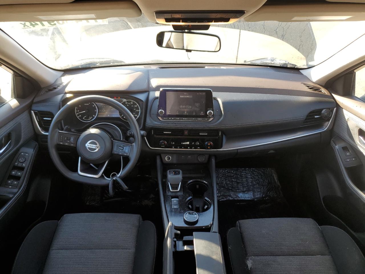 2021 Nissan Rogue - Image 8