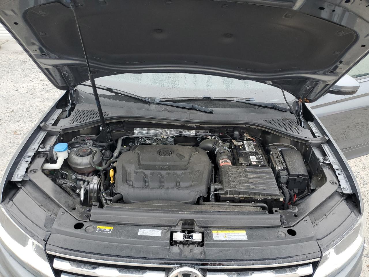 2020 Volkswagen Tiguan - Image 12