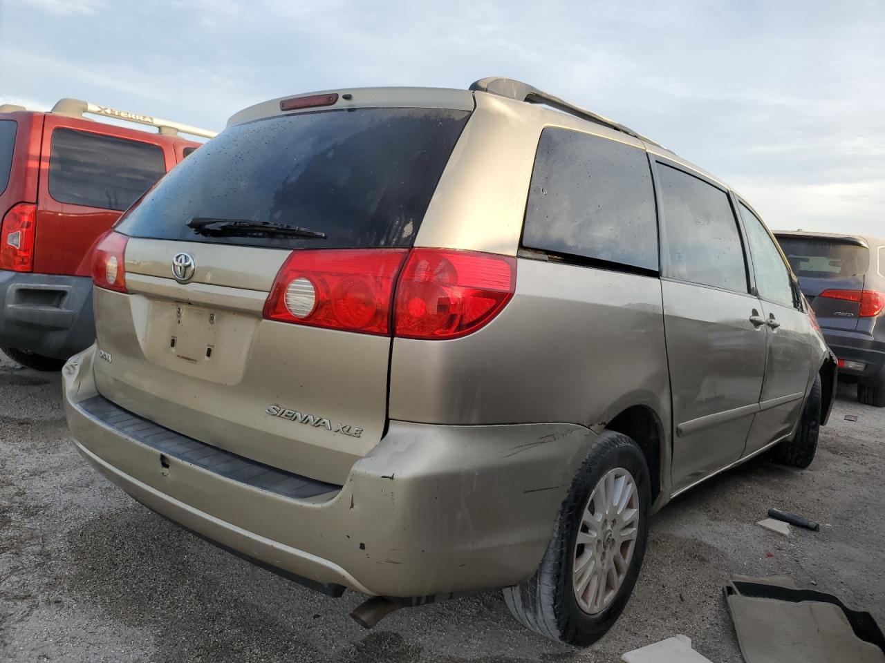 2007 Toyota Sienna - Image 3