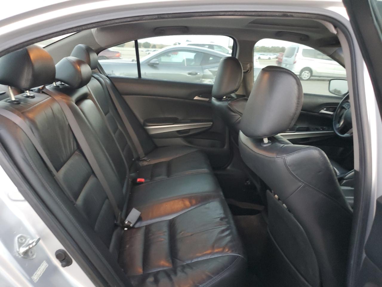 2009 Honda Accord - Image 10