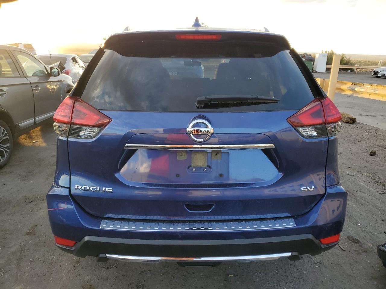 2017 Nissan Rogue S VIN: JN8AT2MT7HW132827 Lot: 80128794