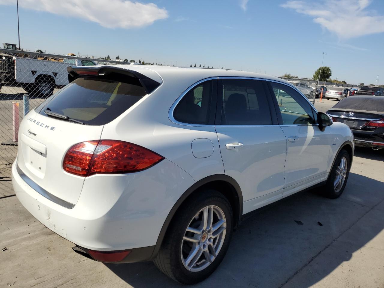 VIN WP1AF2A20DLA35767 2013 PORSCHE CAYENNE no.3