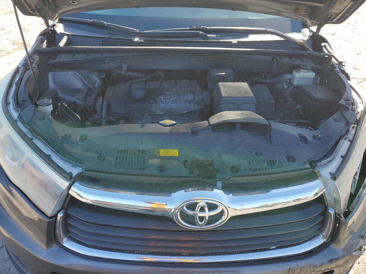 5TDZARFH4FS012079 2015 Toyota Highlander Le