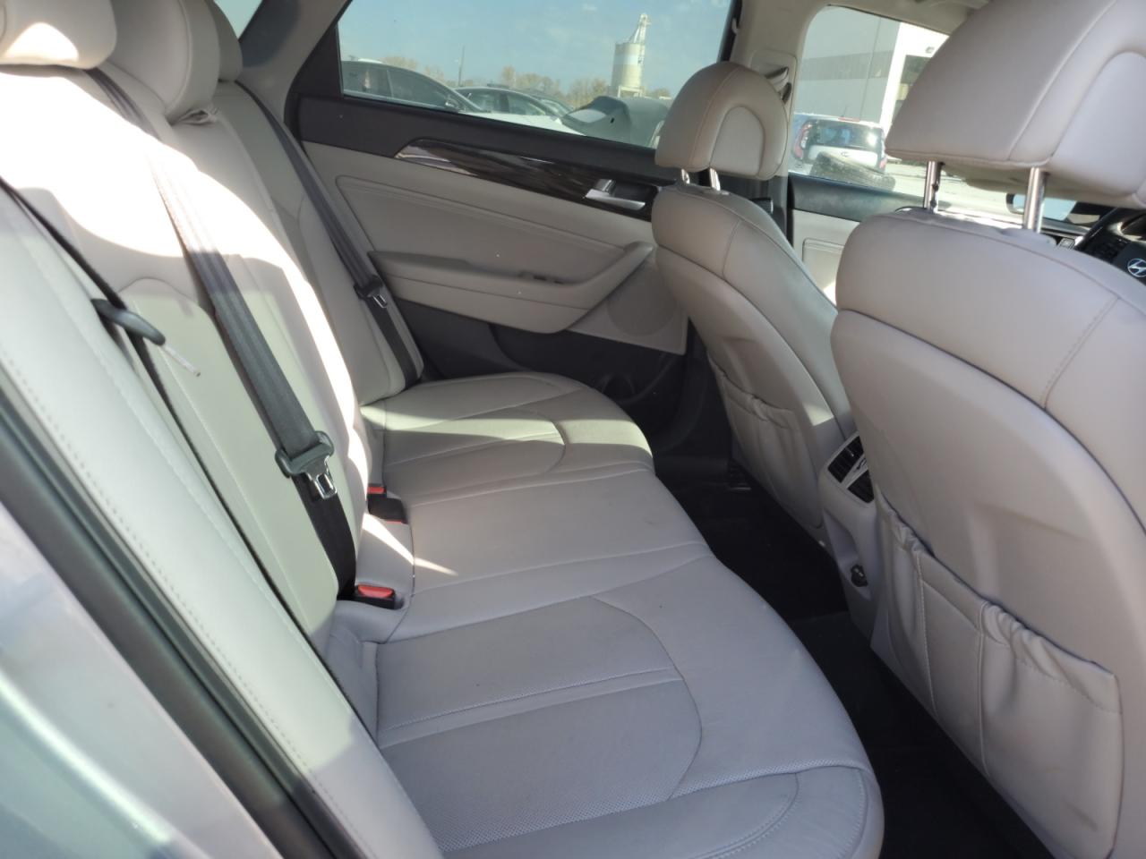 2016 Hyundai Sonata - Image 11