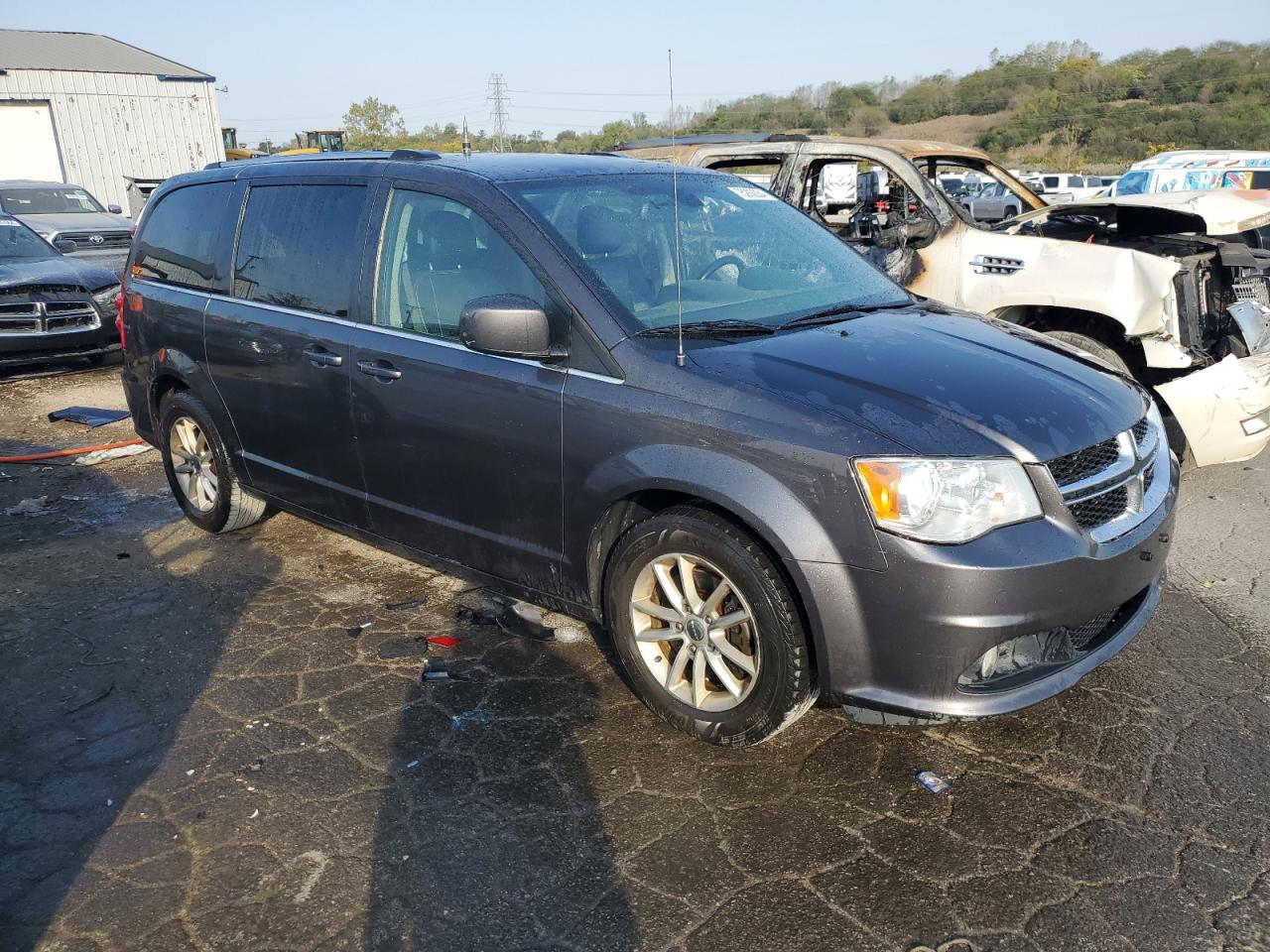 2019 Dodge Caravan - Image 4