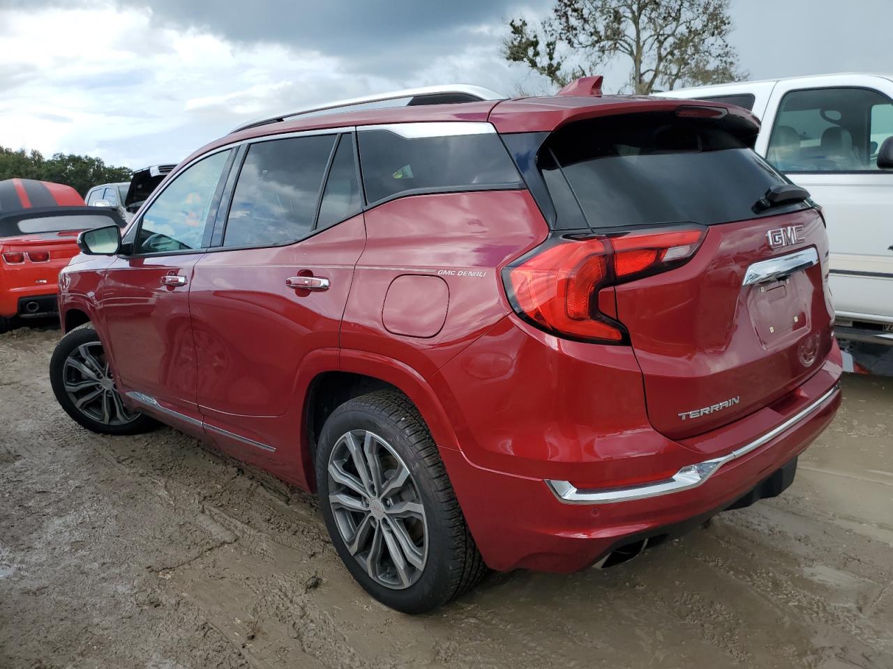 2019 GMC Terrain - Image 2