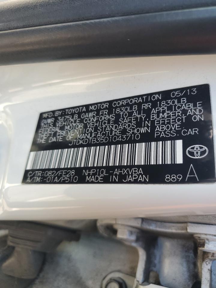 2013 Toyota Prius - Image 14
