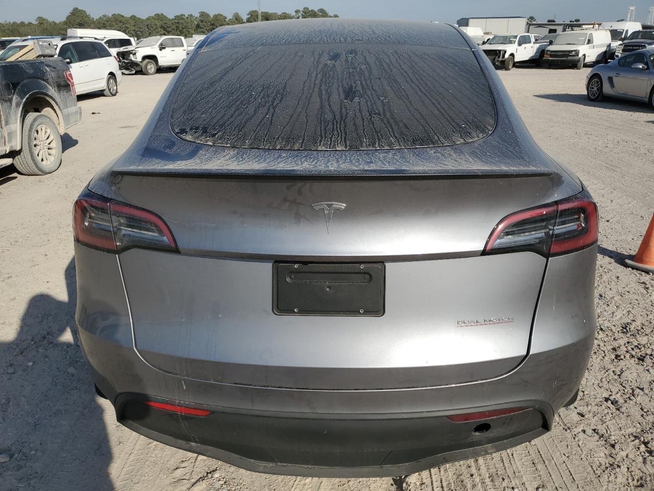 7SAYGDEF7RA302354 2024 Tesla Model Y