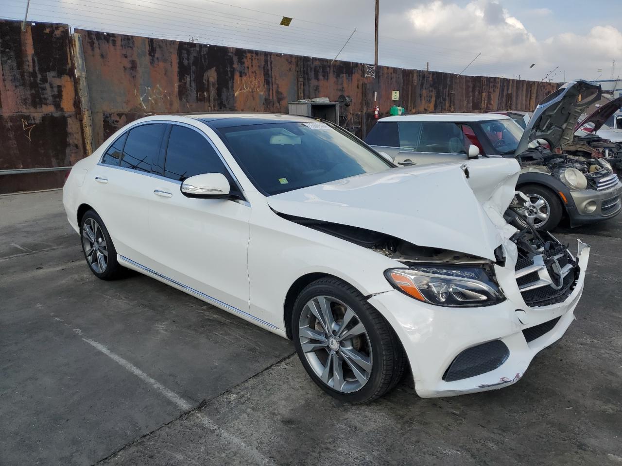 VIN 55SWF4KB2FU016126 2015 MERCEDES-BENZ C-CLASS no.4