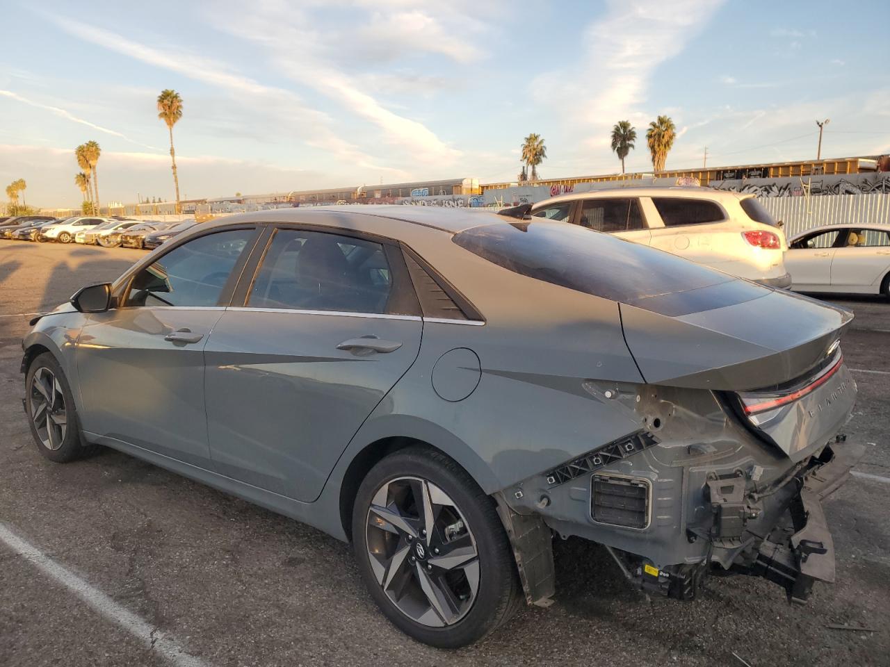 2022 Hyundai Elantra - Image 2