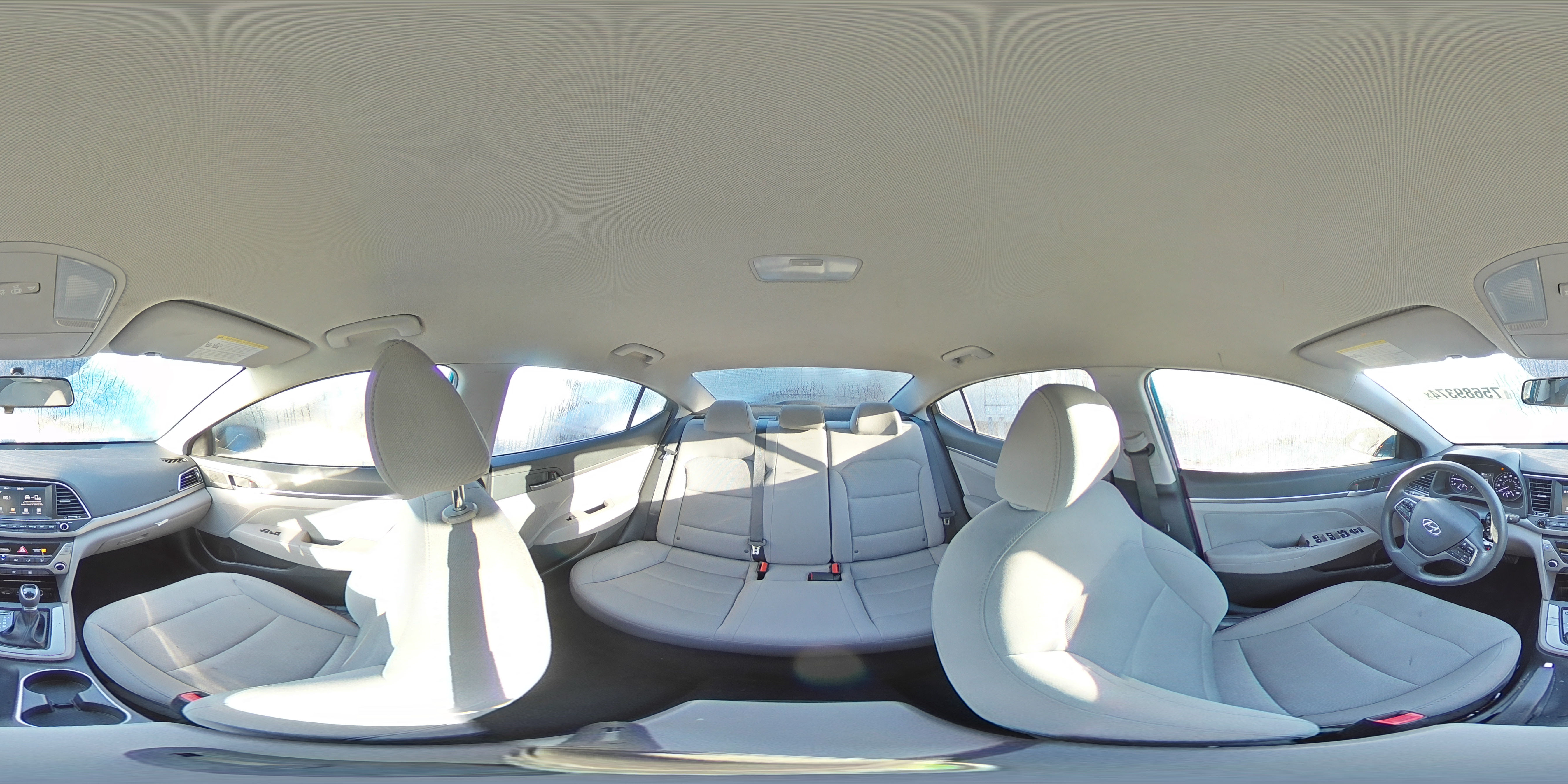 2018 Hyundai Elantra - Image 14