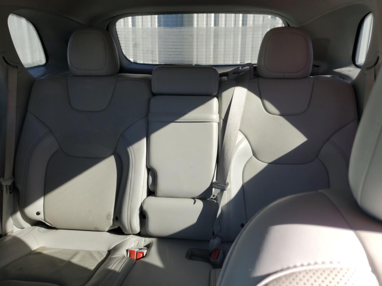 2019 Jeep Grand Cherokee - Image 10