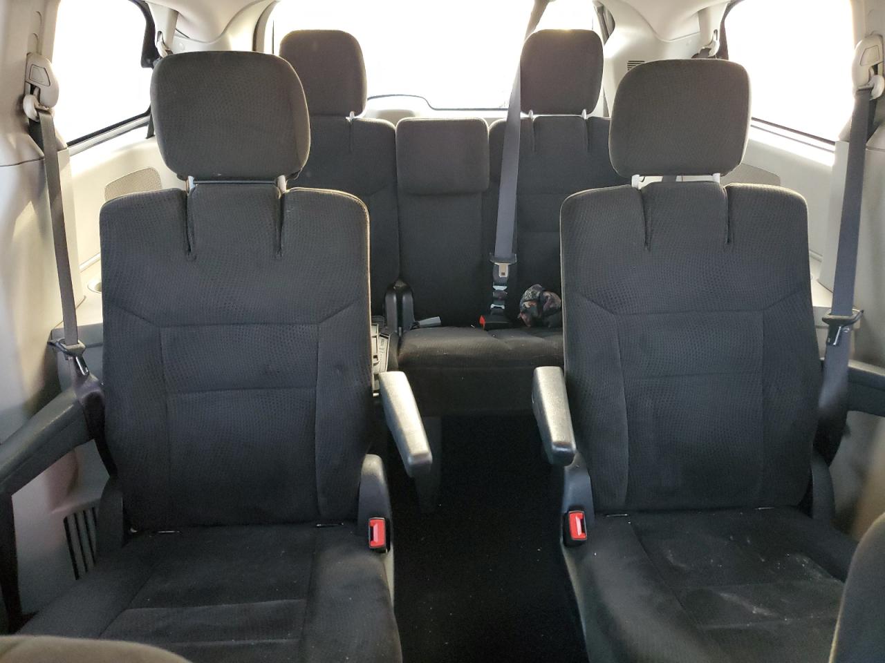 2016 Dodge Caravan - Image 10