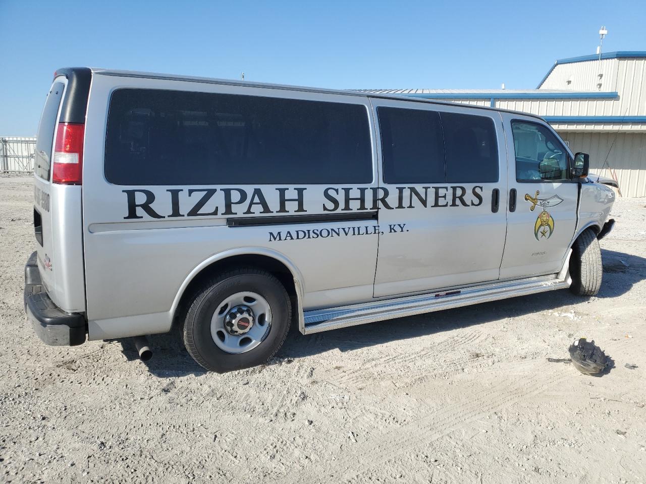 2010 GMC Savana - Image 3