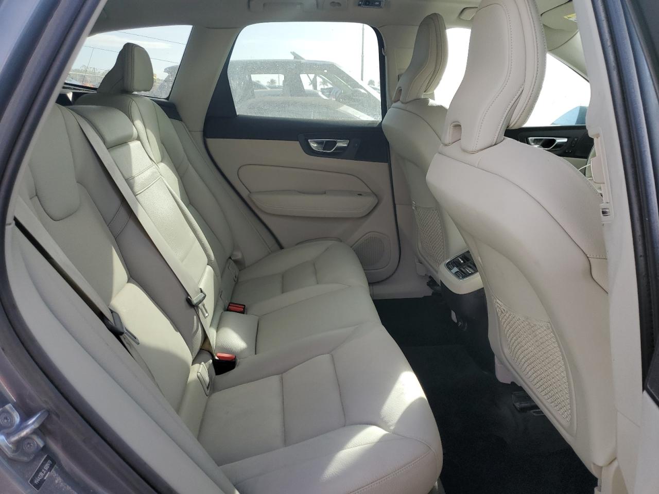 2020 Volvo XC60 - Image 11