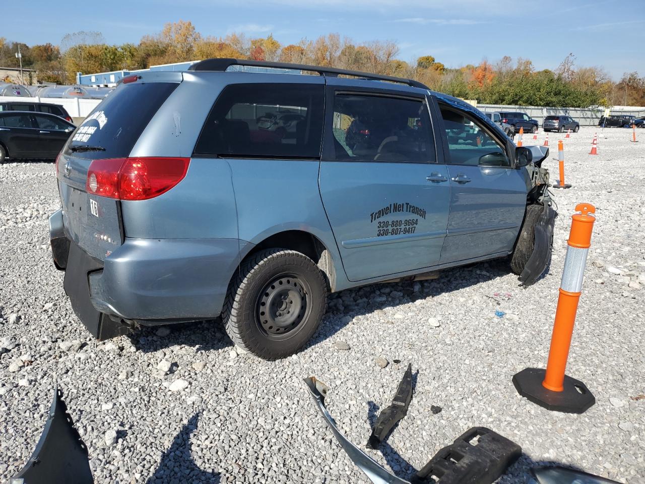 2010 Toyota Sienna - Image 3