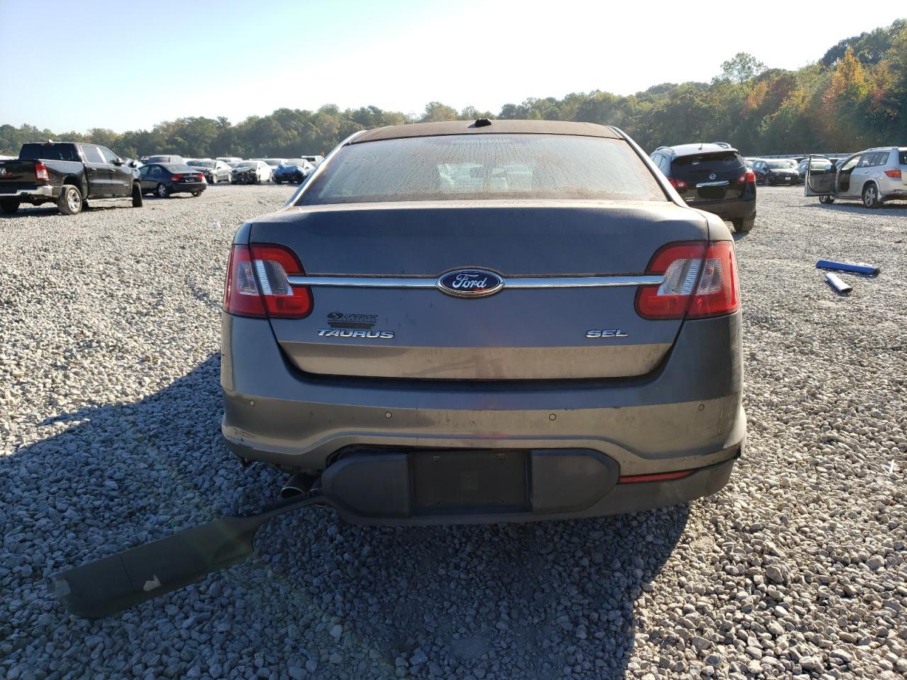 2012 Ford Taurus - Image 7