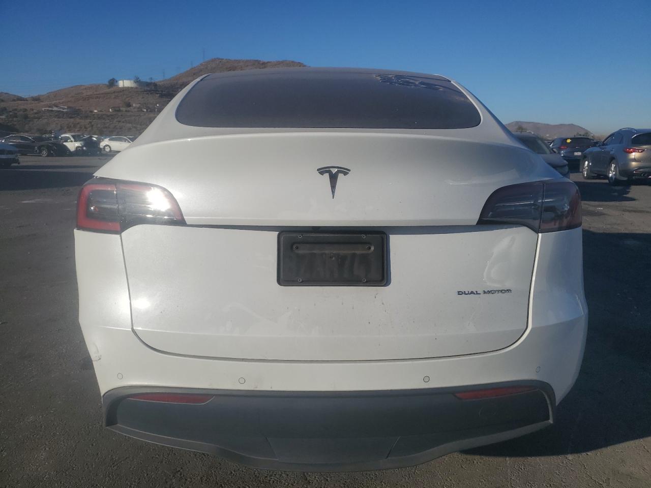 2022 Tesla Model Y VIN: 7SAYGDEE7NF319823 Lot: 77574874