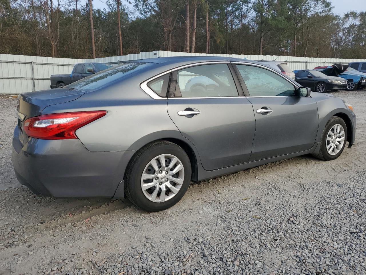 2016 Nissan Altima - Image 3
