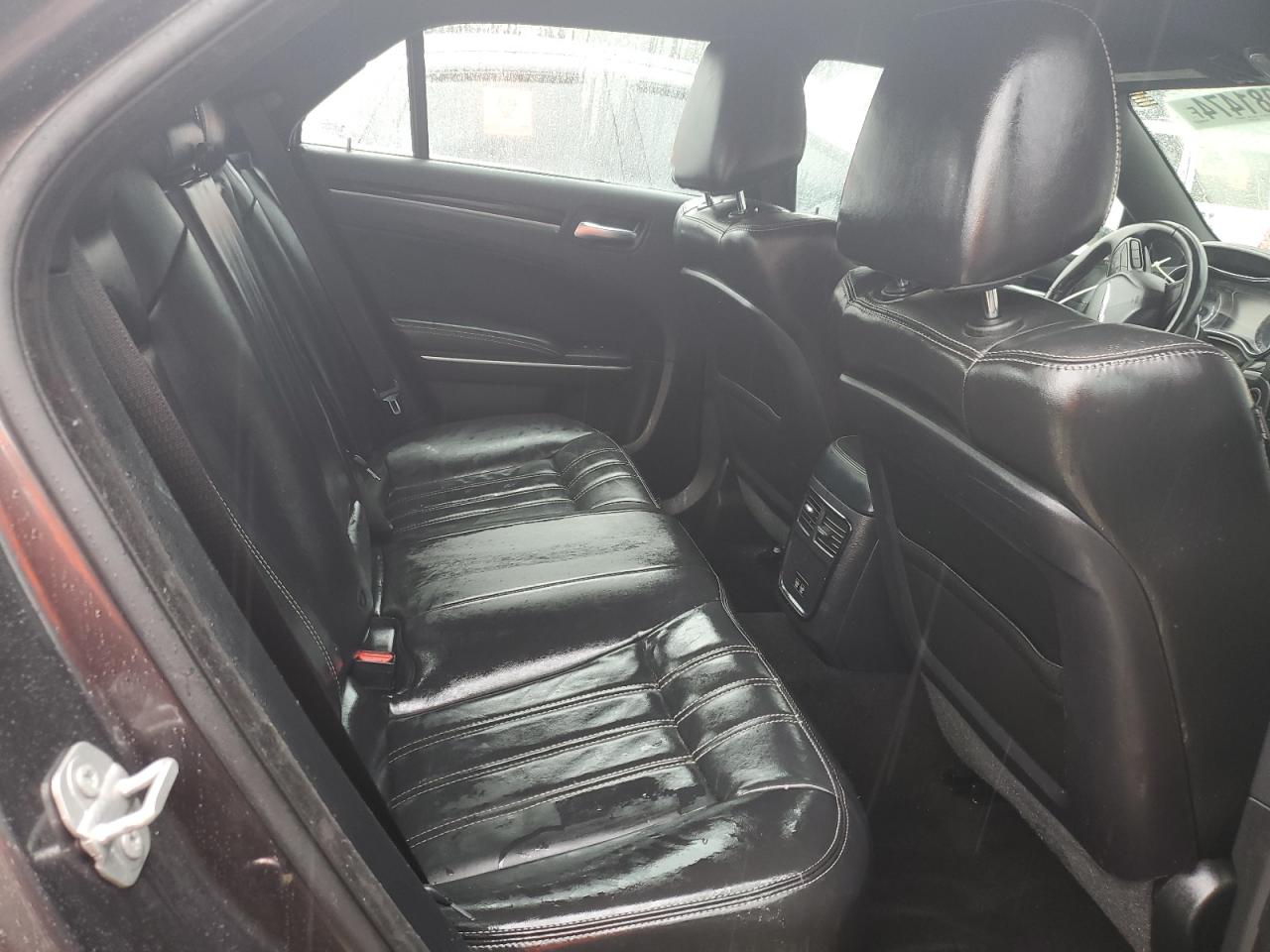 2021 Chrysler 300 - Image 10