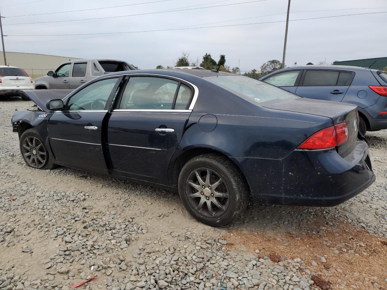 2007 Buick Lucerne - Image 2