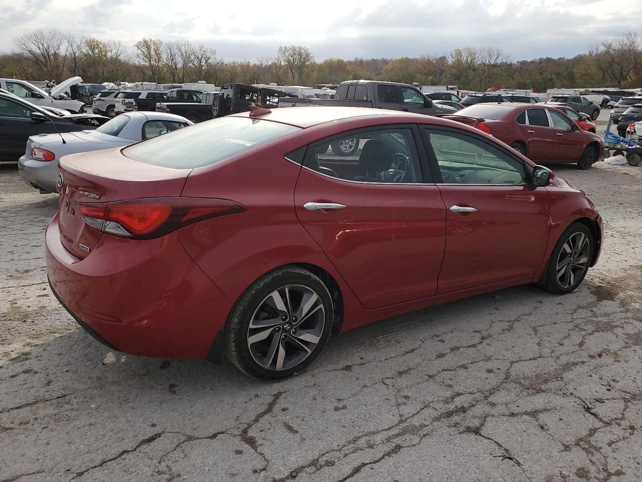 2015 Hyundai Elantra - Image 3
