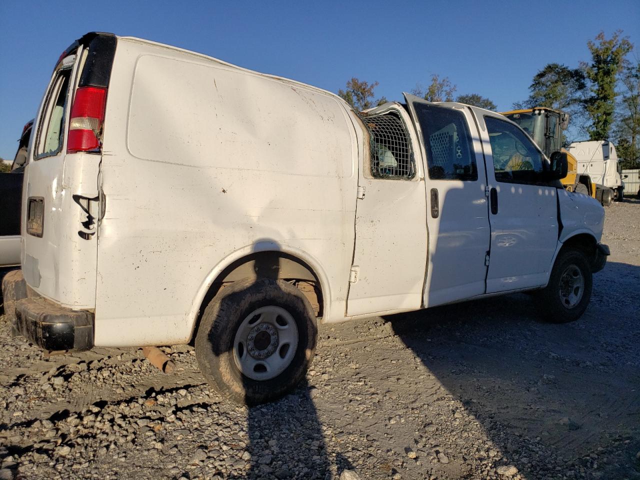 2009 Chevrolet Express - Image 3