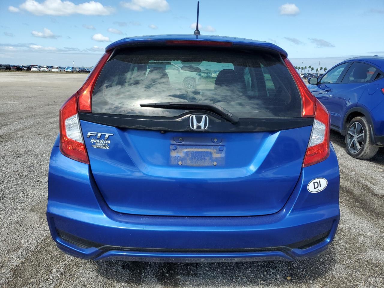 3HGGK5H45JM732377 2018 Honda Fit Lx