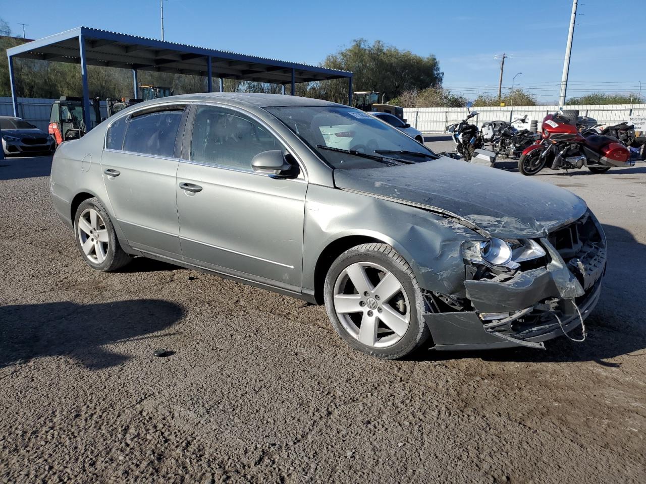 2007 Volkswagen Passat - Image 4