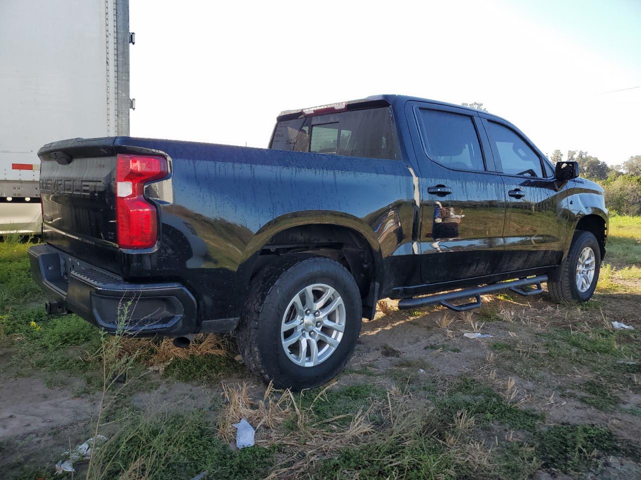 2019 Chevrolet Silverado - Image 3