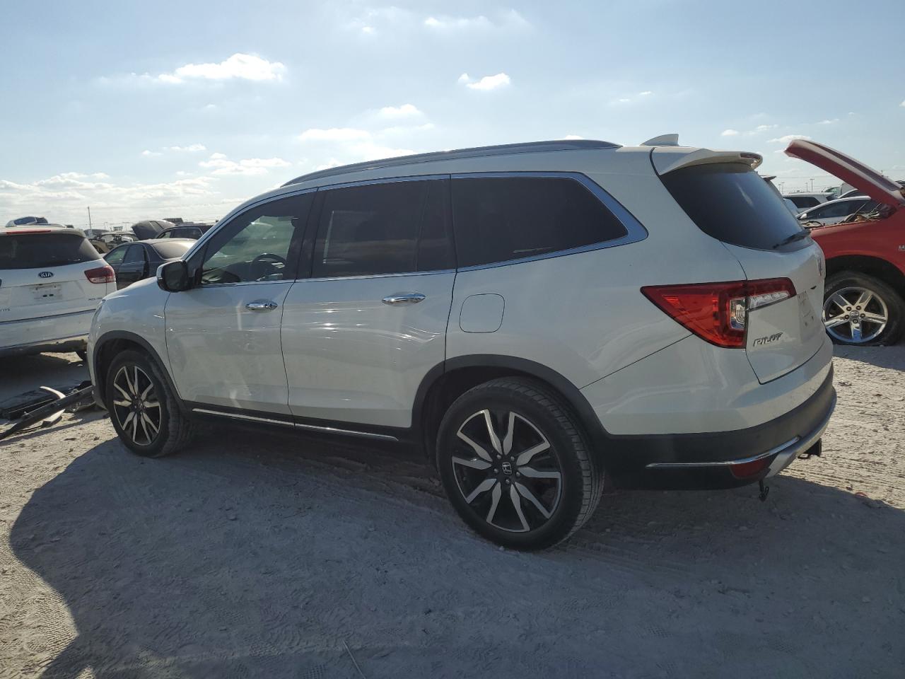2019 Honda Pilot - Image 2
