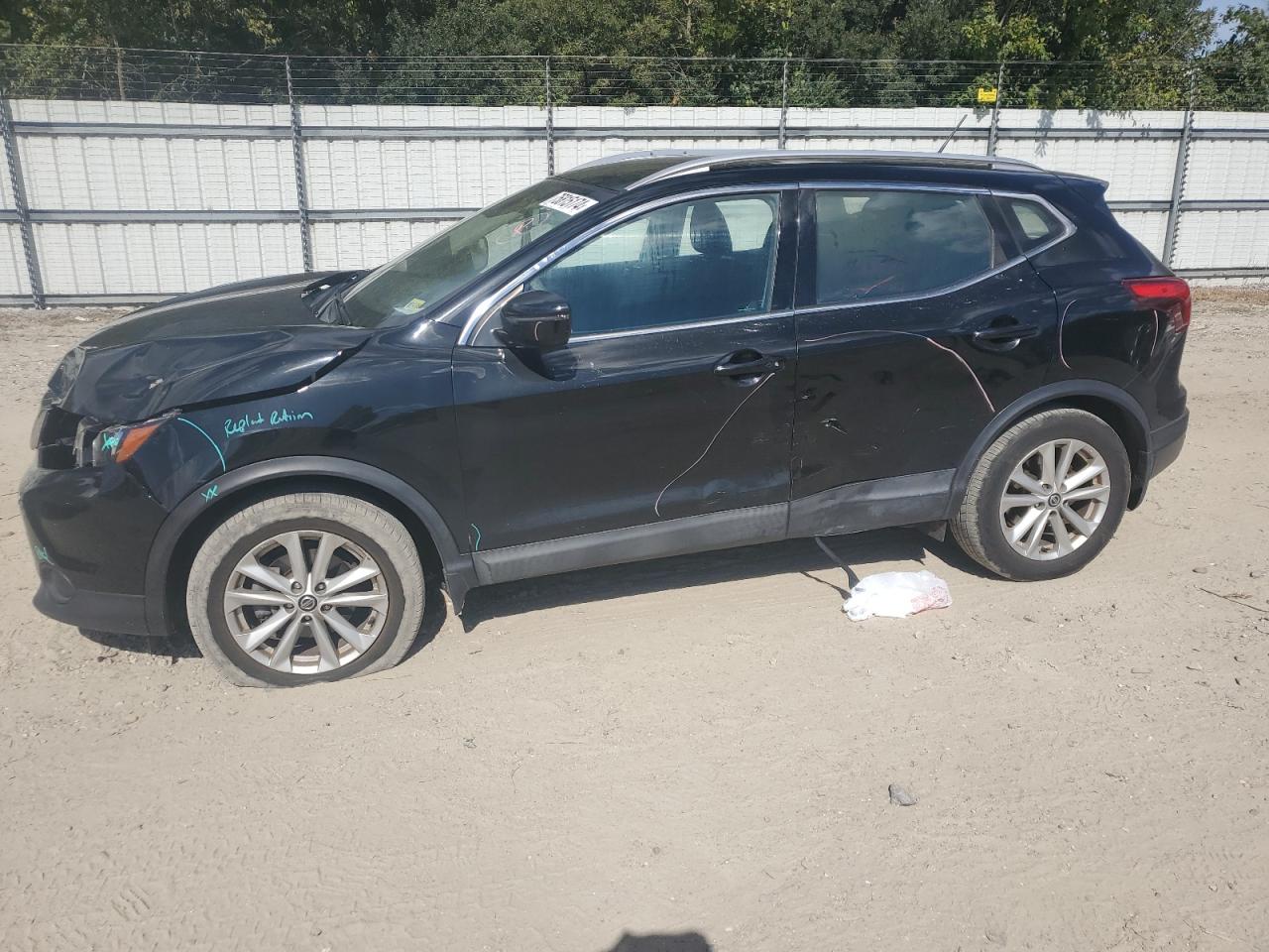 2019 Nissan Rogue - Image 1