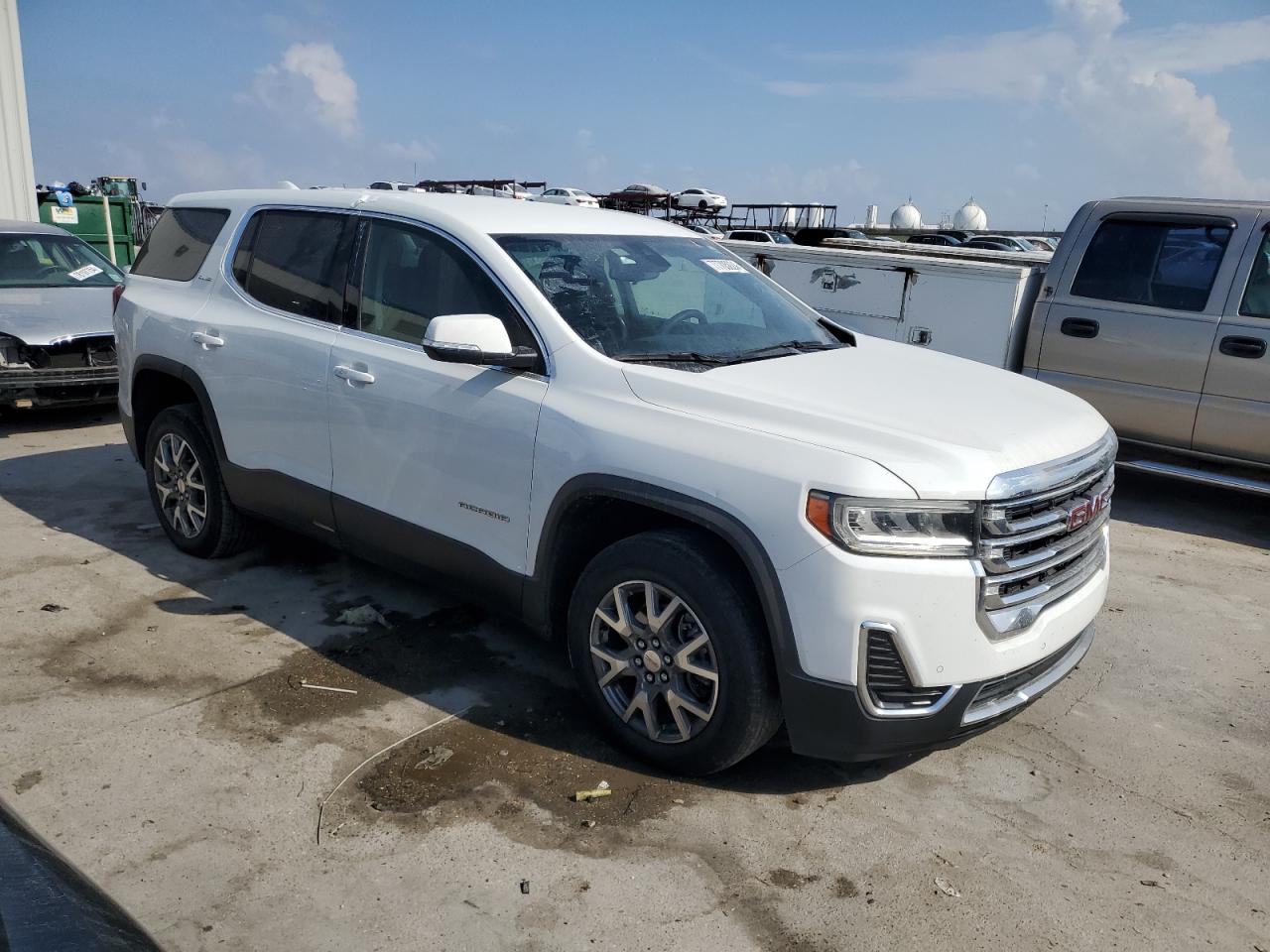 2022 GMC Acadia - Image 4
