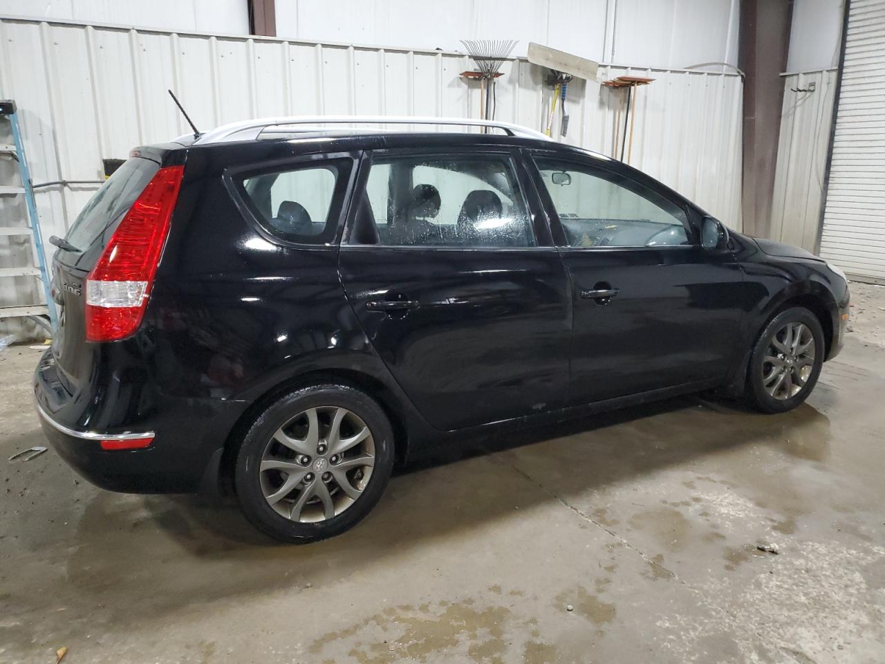 2012 Hyundai Elantra - Image 3