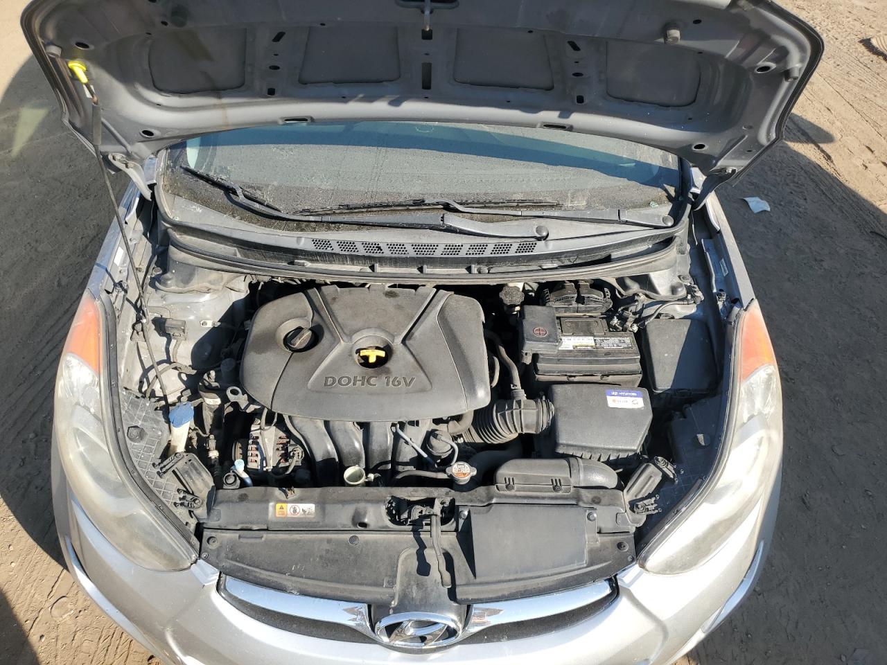 2013 Hyundai Elantra - Image 12