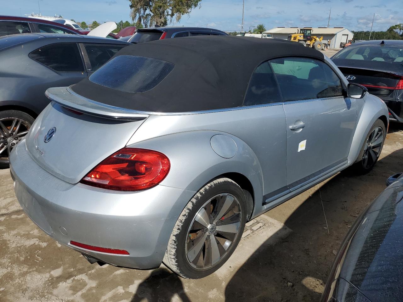 2013 Volkswagen Beetle - Image 3