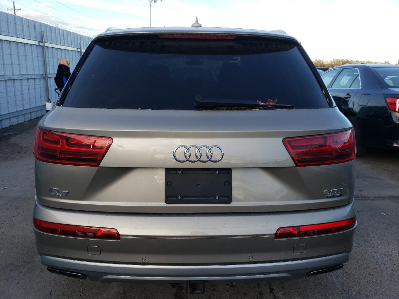 2017 Audi Q7 Prestige VIN: WA1VAAF71HD040468 Lot: 77800864