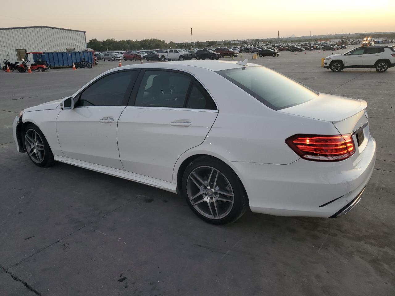 VIN WDDHF5KB8GB220326 2016 MERCEDES-BENZ E-CLASS no.2