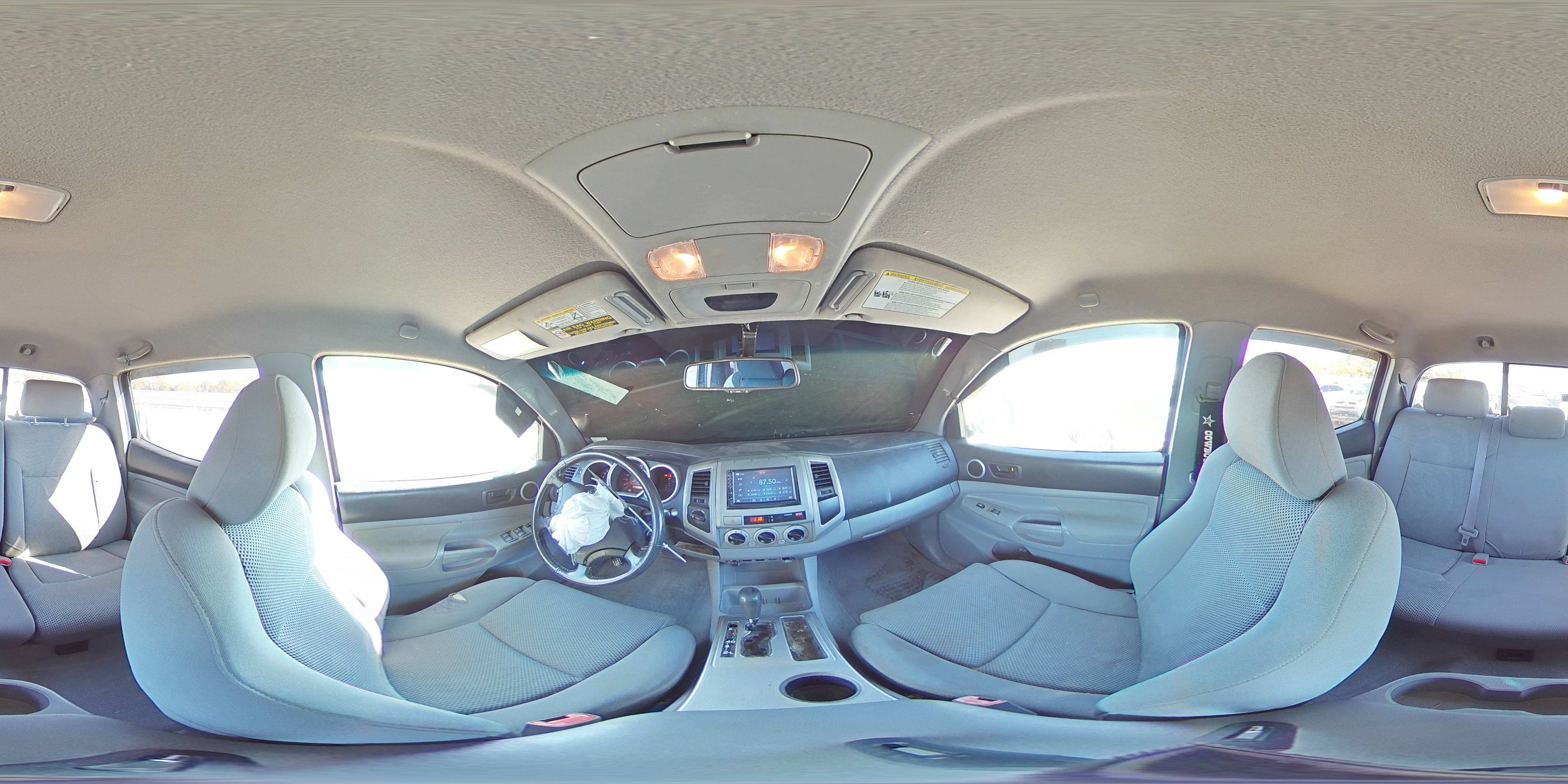 2010 Toyota Tacoma - Image 12