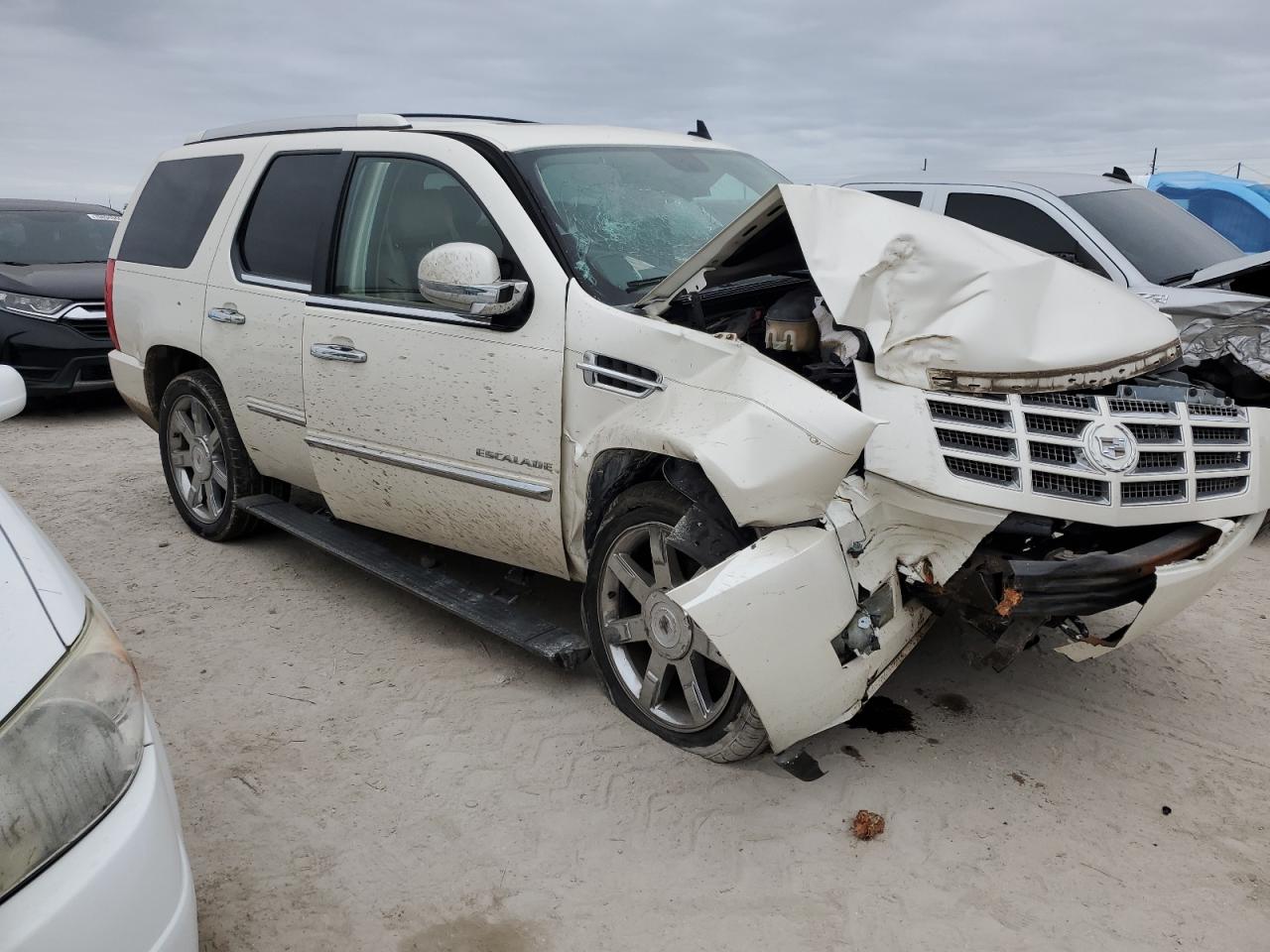 2011 Cadillac Escalade - Image 4